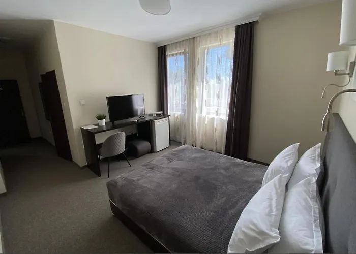 Family Stiva גולדן סנדס