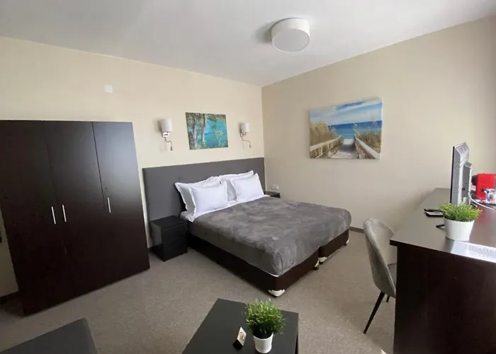 מלון Family Stiva גולדן סנדס